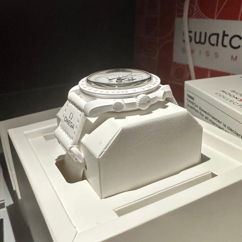 Swatch MoonSwatch Speedmaster White Chronograph Watch - Picture 5 of 10